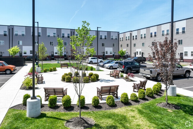 Courtyard - Richmond Square