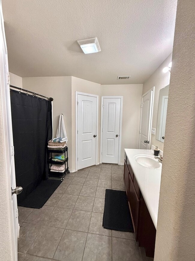 Photo - 420 E 98th St