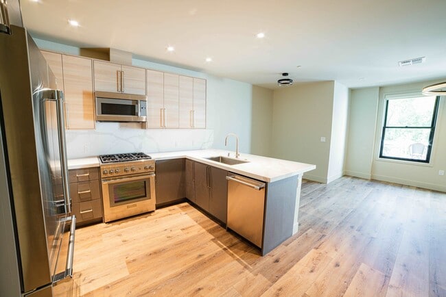 Building Photo - Rhine House Lofts Unit RH Loft 2