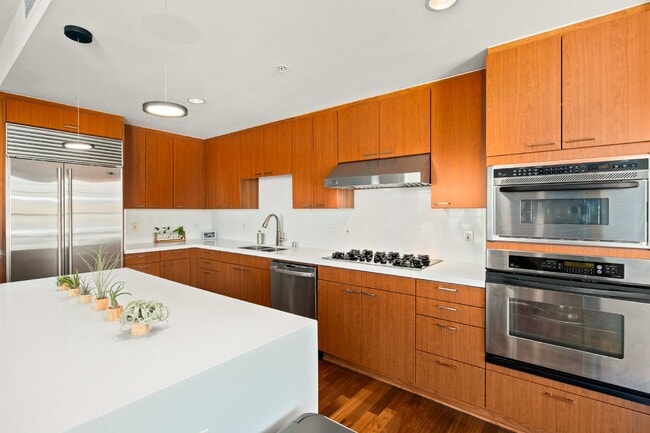 Luxurious 17th-Floor Renaissance Condo with Stunning City Views