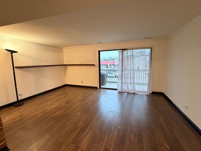 Photo - 5850 W 87th St