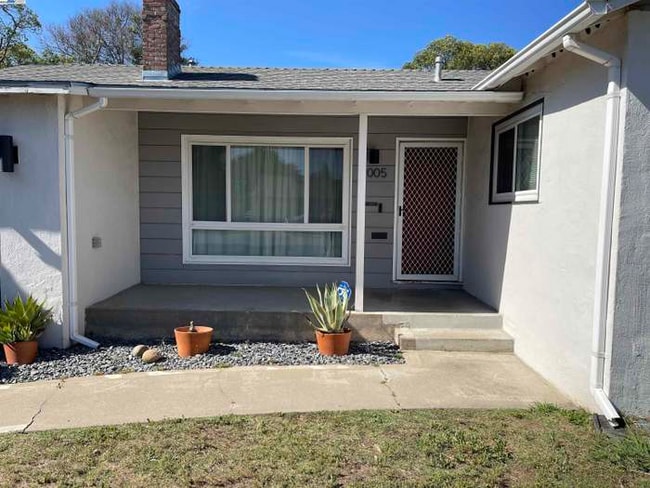 Photo - 2005 Joan Way