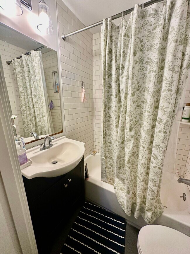 Photo - 27 Marney St Unit 3