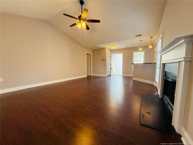 Photo - 318 Hawthorn Dr