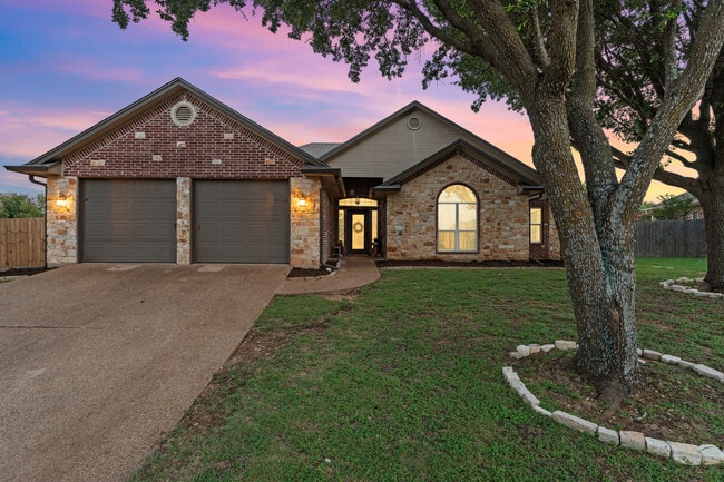 Building Photo - 10141 Aragon Dr