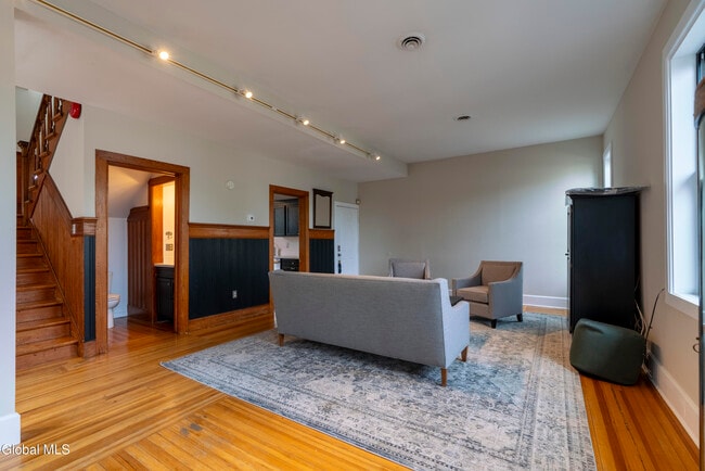 Photo - 153 Regent St Unidad 2