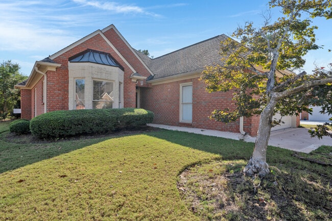 Photo - 310 Willow Crest Ln