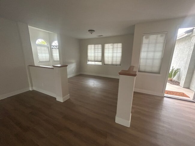 Photo - 4 Bedroom 2 Bathroom in SE Visalia with Po...