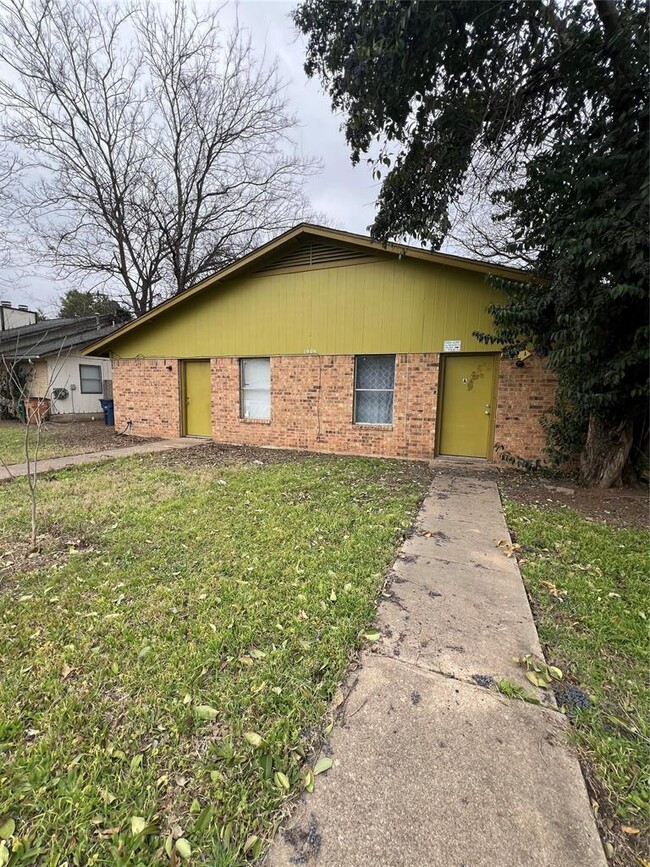 Photo - 1909 E Stassney Ln Townhome