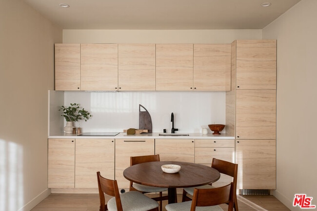 Photo - 4205 Blanchard St