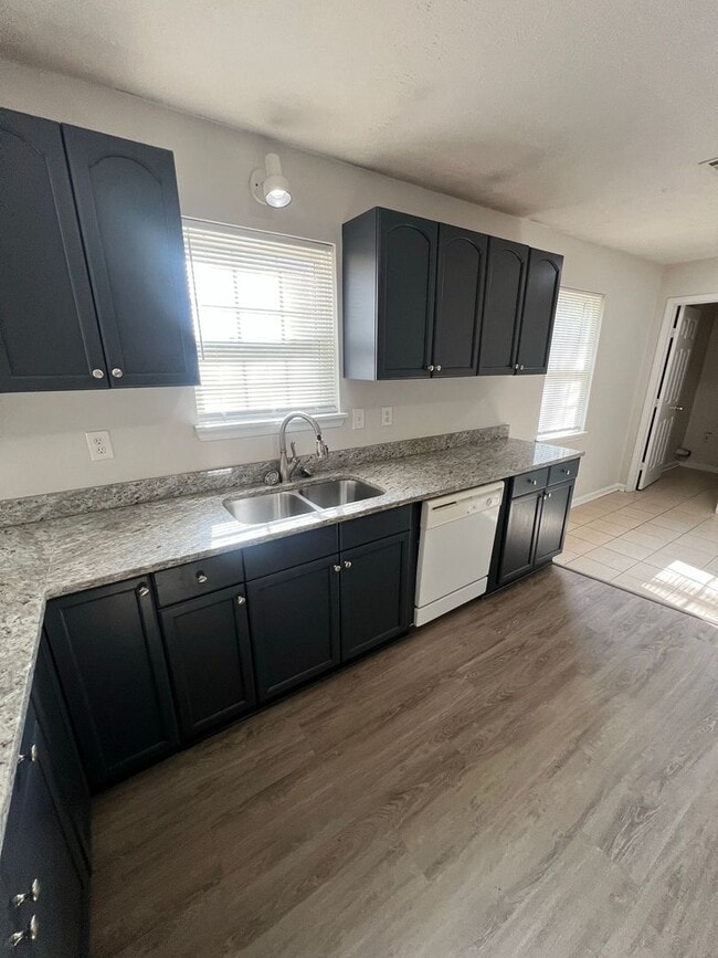 Photo - READY NOW!!! Beautiful 3 bedroom 2 bath HOME in Snellville!