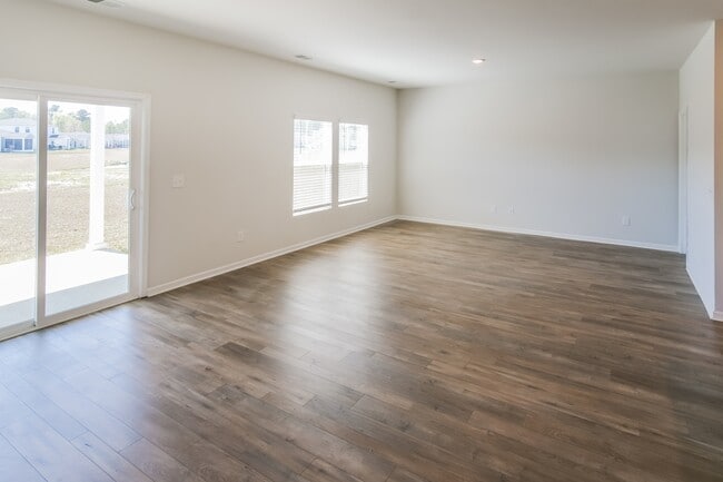 Photo - 700 Watercliff Dr