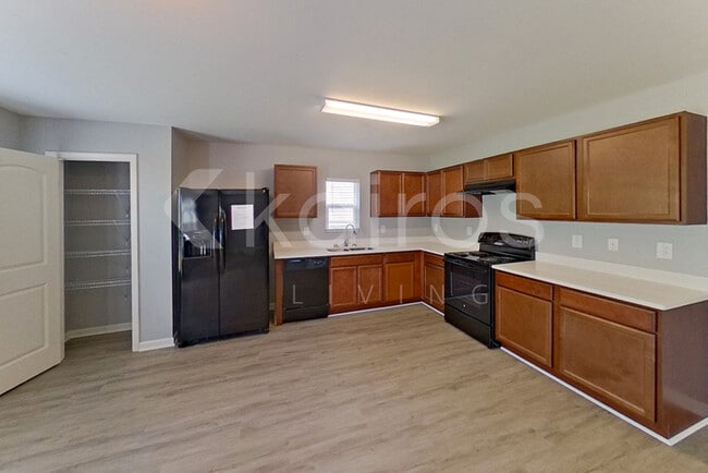 Photo - 605 Ivy Brook Way