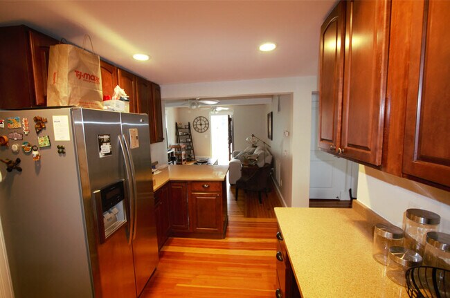 54 Dixon St Unit 1