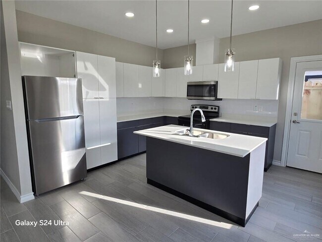 Photo - 12 S Xanthia St Unit 5