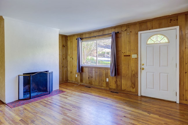 Photo - 514 Hillsborough St