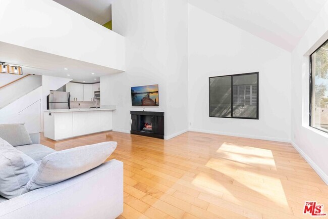 Building Photo - 950 Kings Rd Unit 356 Rental
