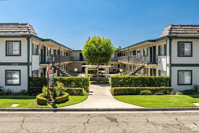 Building Photo - Ramhurst Property Rental