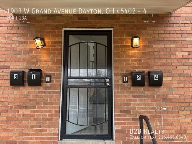 Photo - 1903 W Grand Ave Unit 4