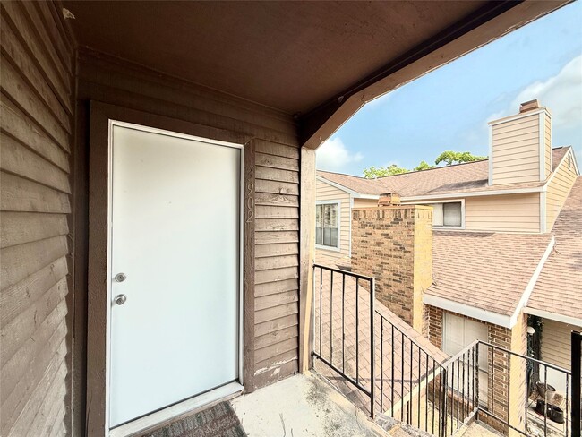Building Photo - 7200 W T C Jester Blvd Unit 3902 Rental