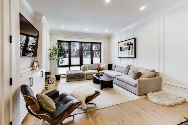 Photo - 3219 N Seminary Ave Unit 1N