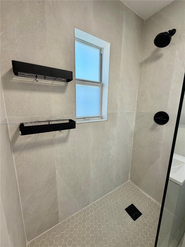 Photo - 11 Sidonia Ave Unit 3