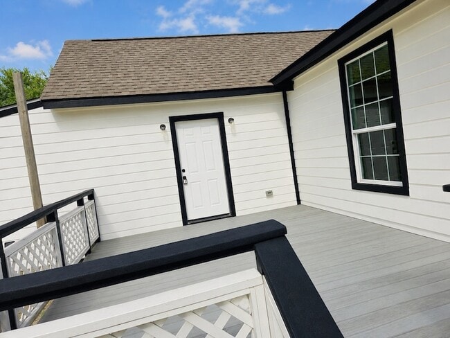 Photo - 5403 Ave Q 1/2