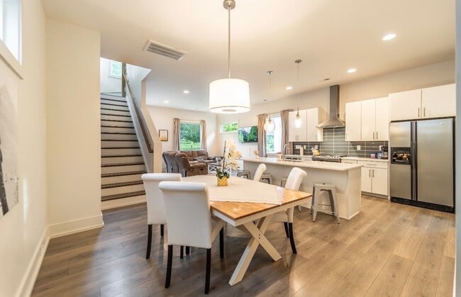 4115 Merlane Dr