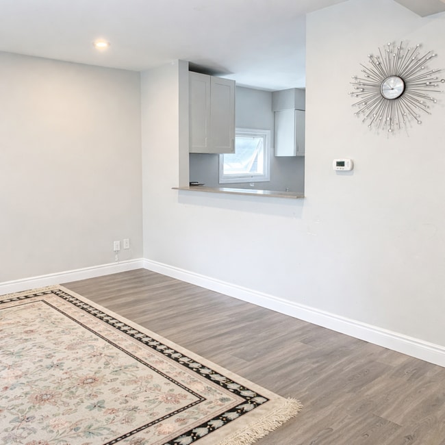 Photo - 1008 Albert Rd