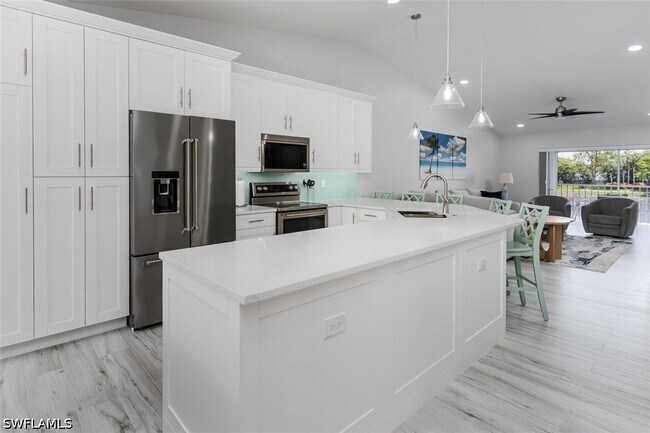 Building Photo - 834 Gulf Pavillion Dr Unit 204