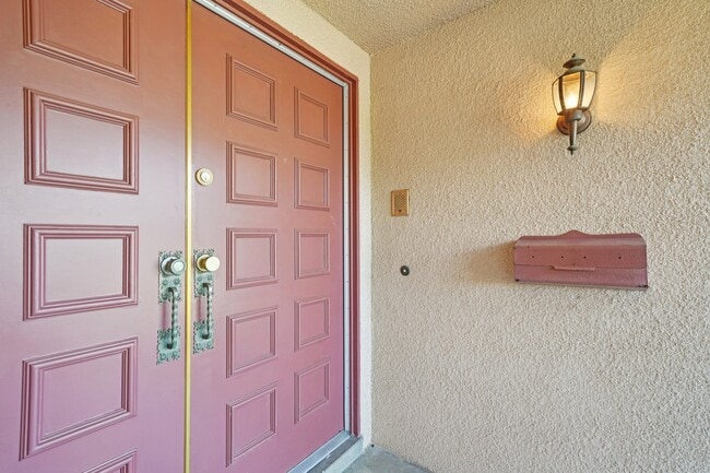 Photo - 1500 Country Club Dr