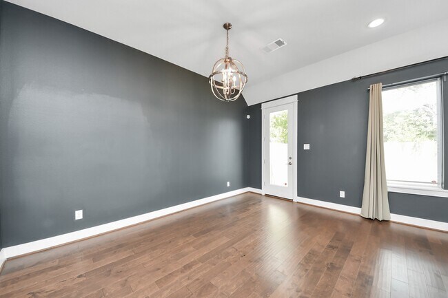 Photo - 1411 Boswell St