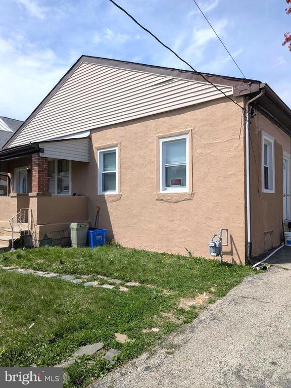 Building Photo - 7524 Whitaker Ave