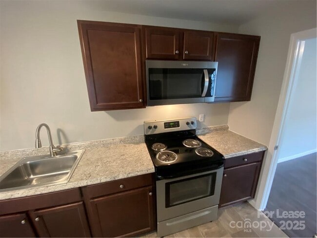 Photo - 722 E Pine St