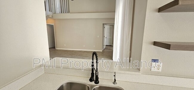 Photo - 4902 Monarch Ln