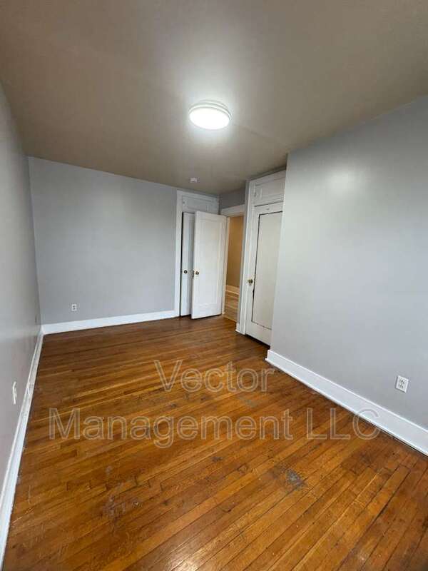 Photo - 1476 Chapel St