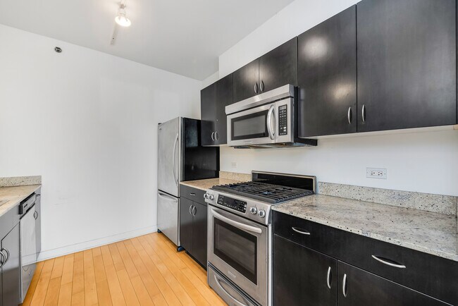Photo - 8 E Randolph St Unit 2107