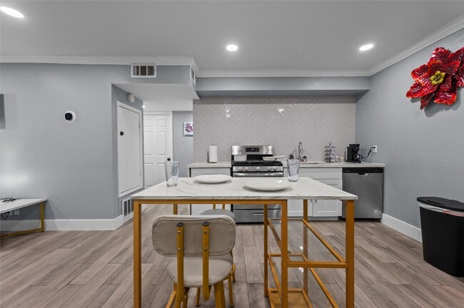 Photo - 3611 Graustark St Unit 17