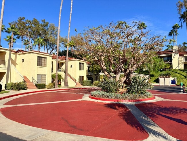 7303 Calle De Fuentes