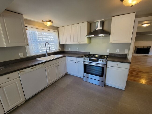 Photo - 9225 Wallingford Ave N