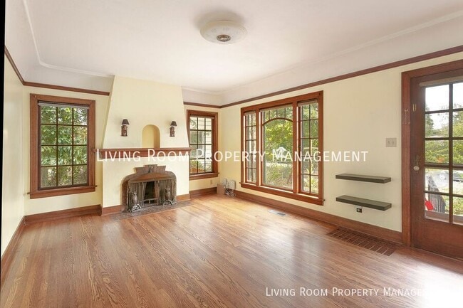 Photo - 2927 SW Hume Ct