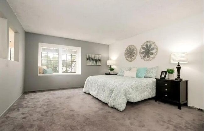 Building Photo - 2770 S Elmira St Rental