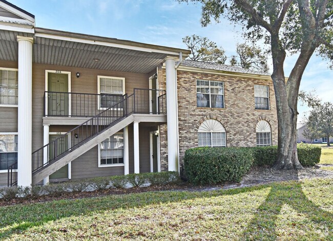 Building Photo - Spacious 2 bedroom 2 bath condo practicall...