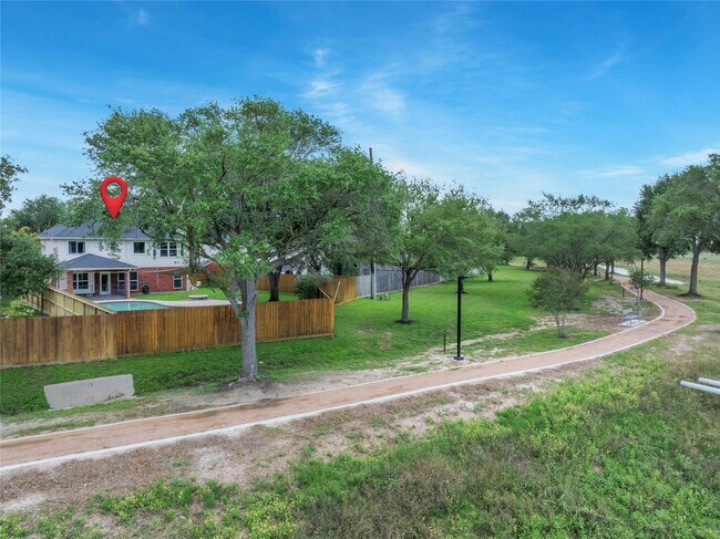 Photo - 16731 Creek Trail