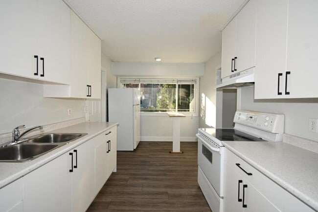 Photo - 3 bedroom in Prince George BC V2M 4W5