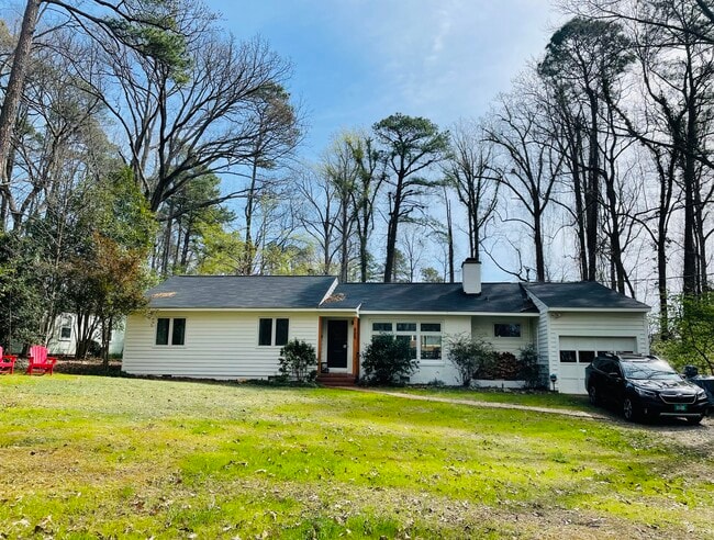 Building Photo - 809 Woodland Ave