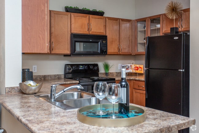 2 Br, Kitchen - Grove at Sterling Ridge