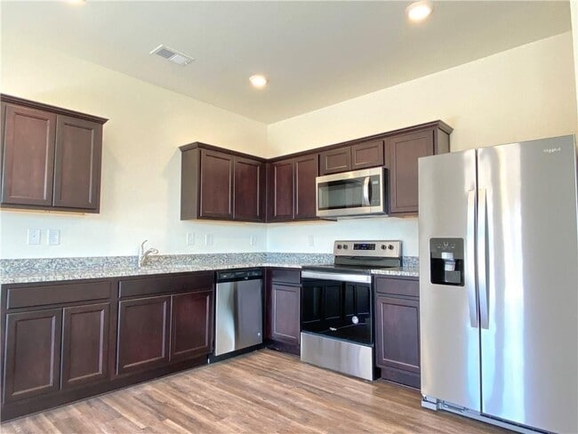 Photo - 239 Grand Central Wy