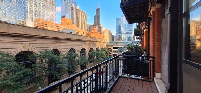 Balcony - South View - 226 N Clinton St Unit 321