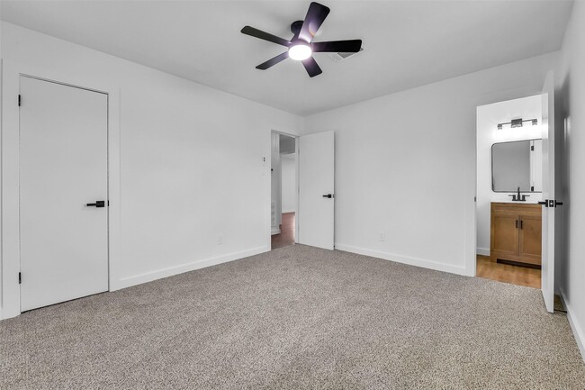 Photo - 1913 41st Ave N